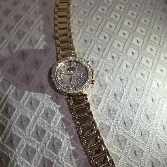 Hard to find, Geneva boyfriend watch. - Picture 2 of 2